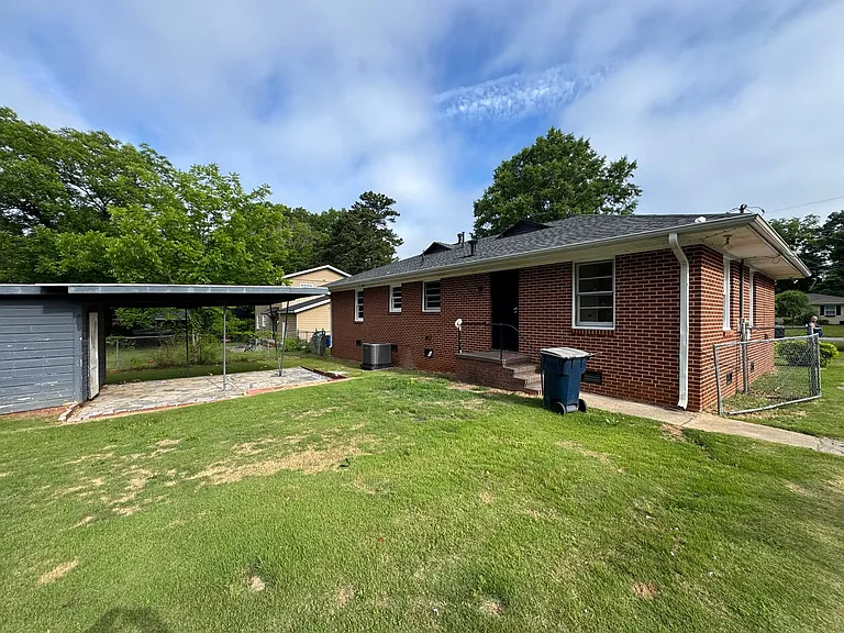 1260 Cherokee Ave — Photo 8