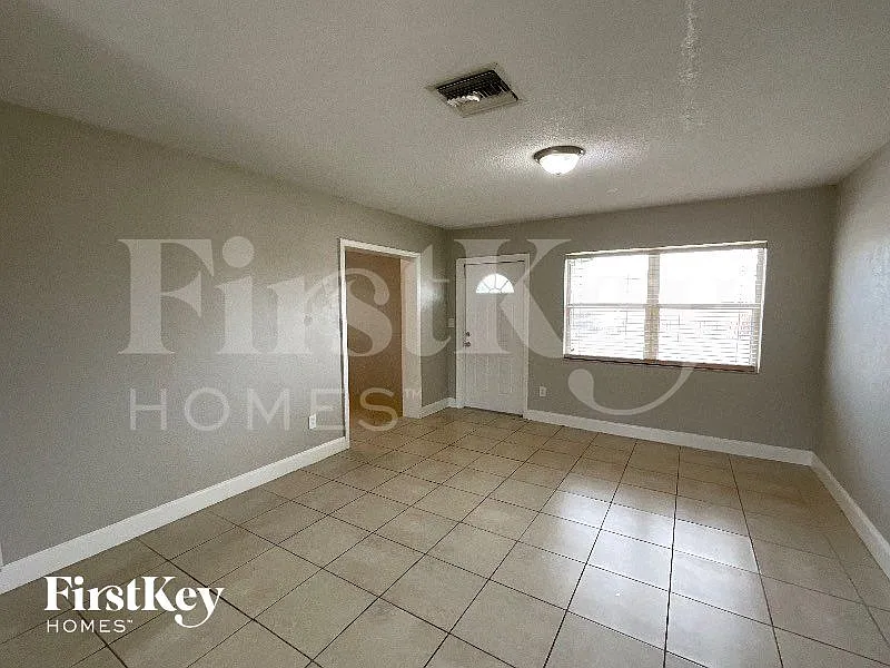 3 bed, 2.0 bath, 1222 sqft, $3,230 — Photo 4