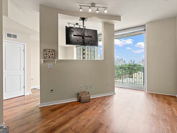 5th image of 361 17th St NW Unit 1021
