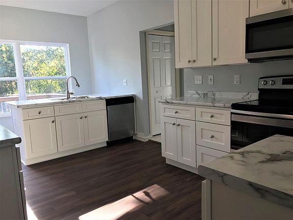 5th image of 6724 Creekhead Dr