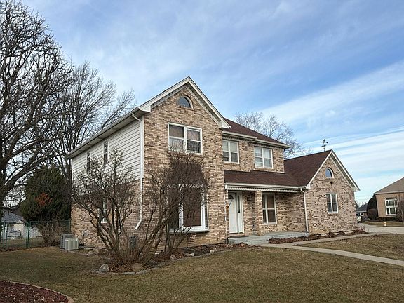 3rd image of 18004 Arthur Dr