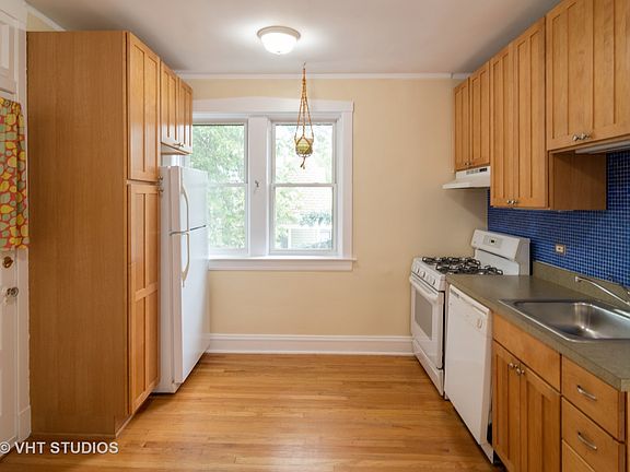 5th image of 417 Wisconsin Ave APT 3E