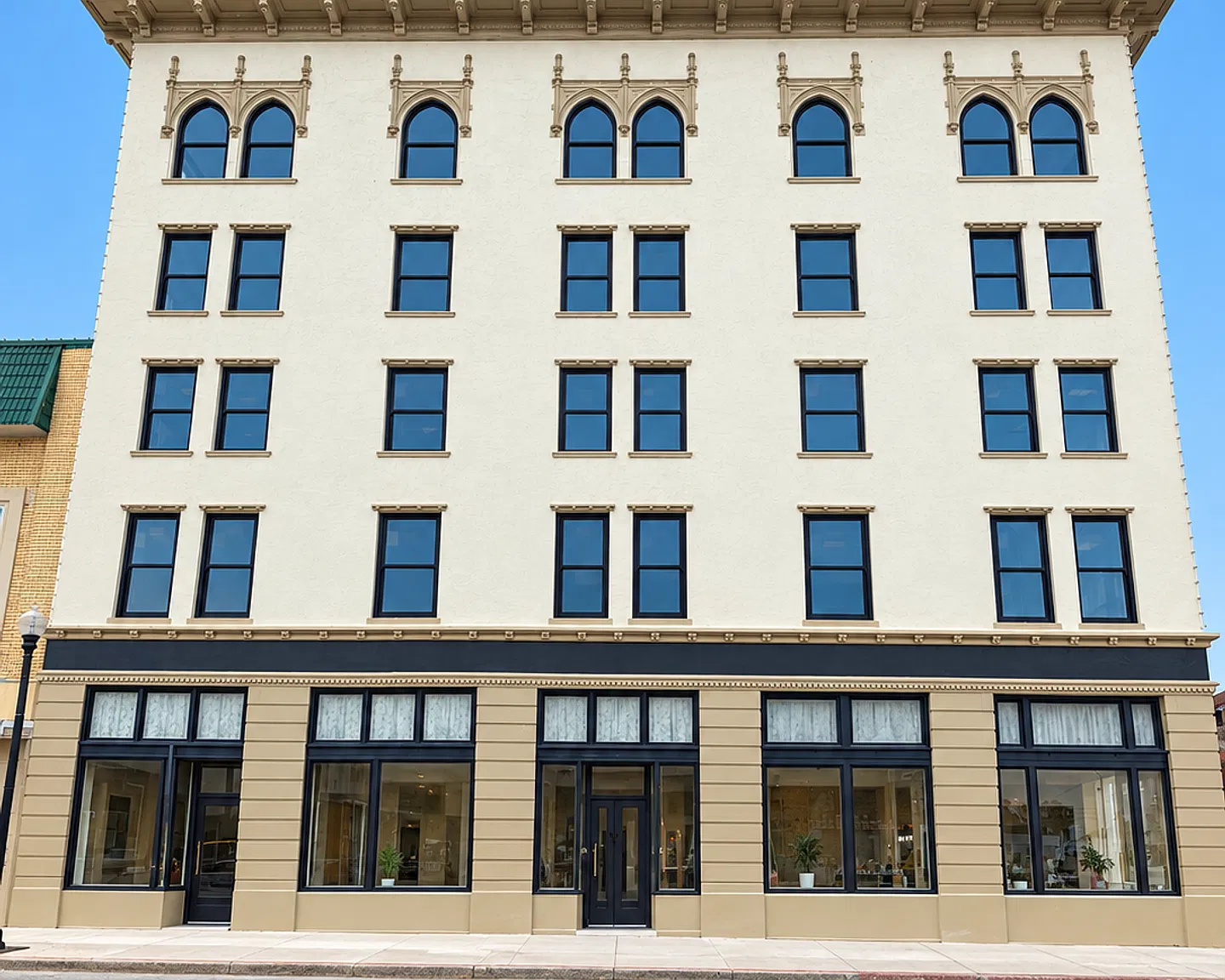 The Paddock Apartments — Photo 3