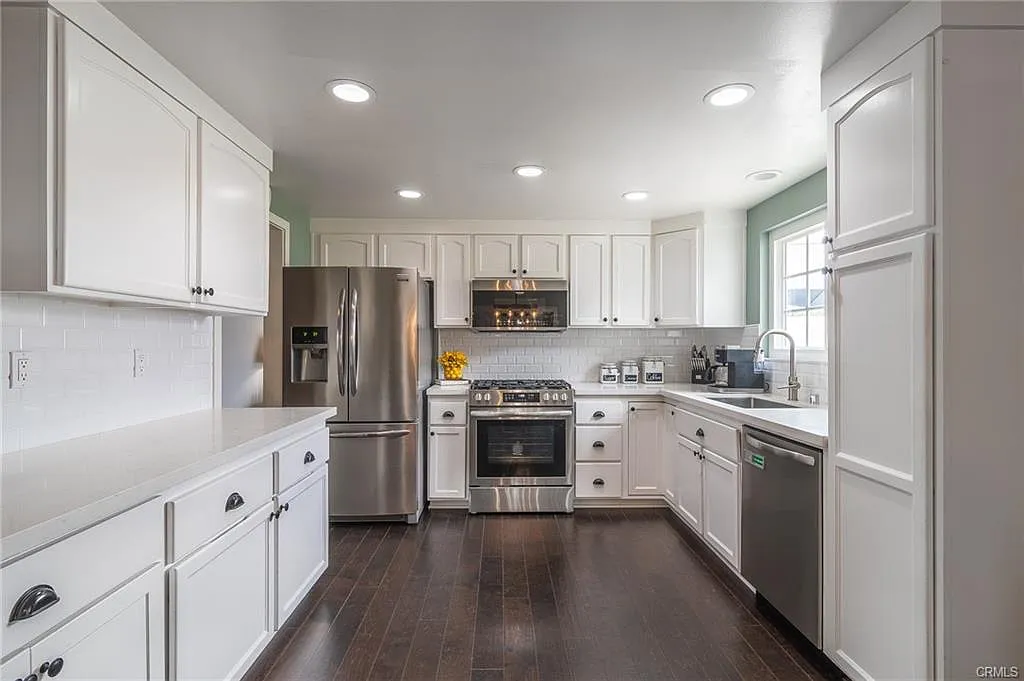4 bed, 1916 sqft, $4,700 — Photo 4