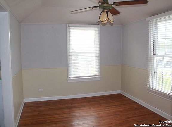 5th image of 1506 Hicks Ave