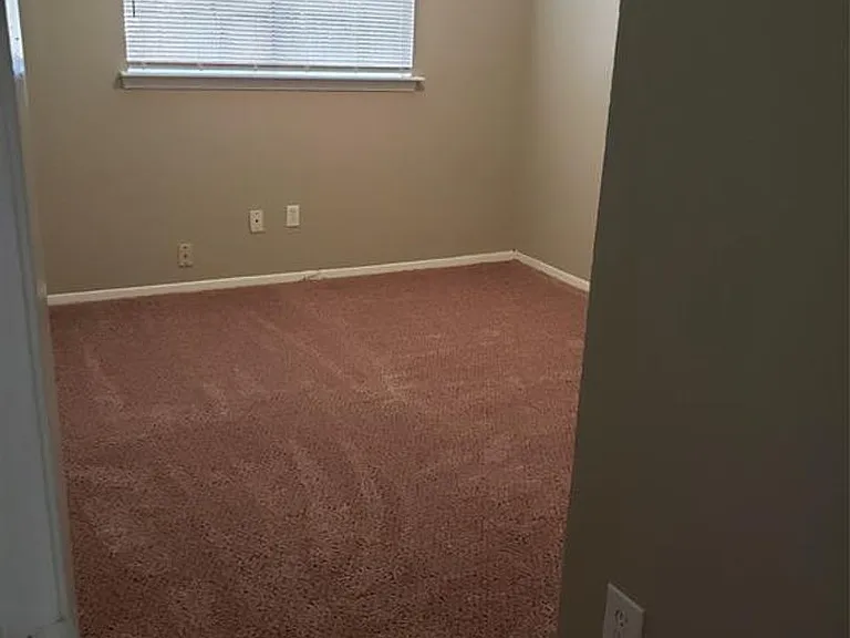17010 Pastoria Dr — Photo 12