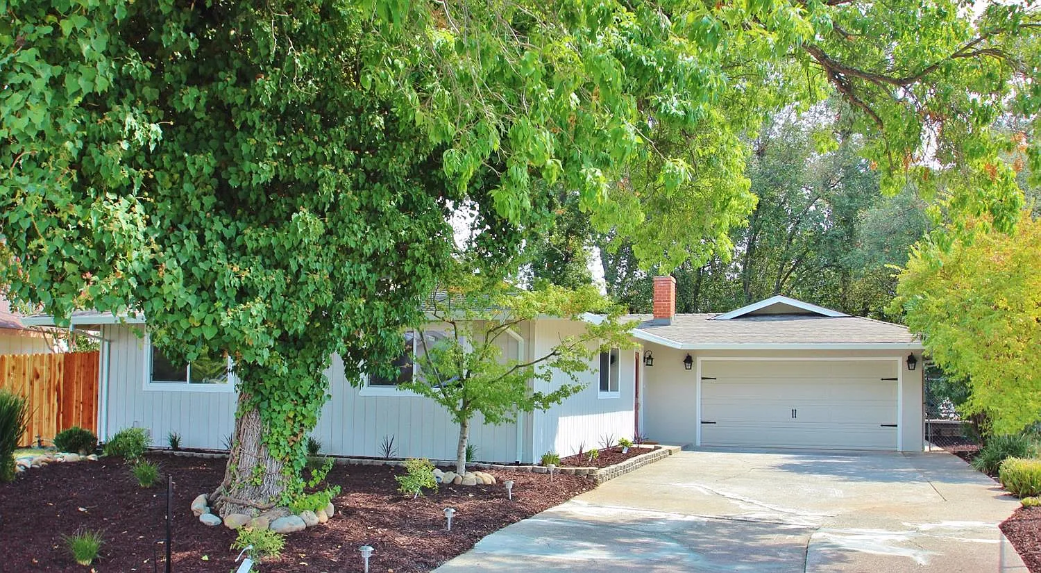 1420 Gregory Way photo 1