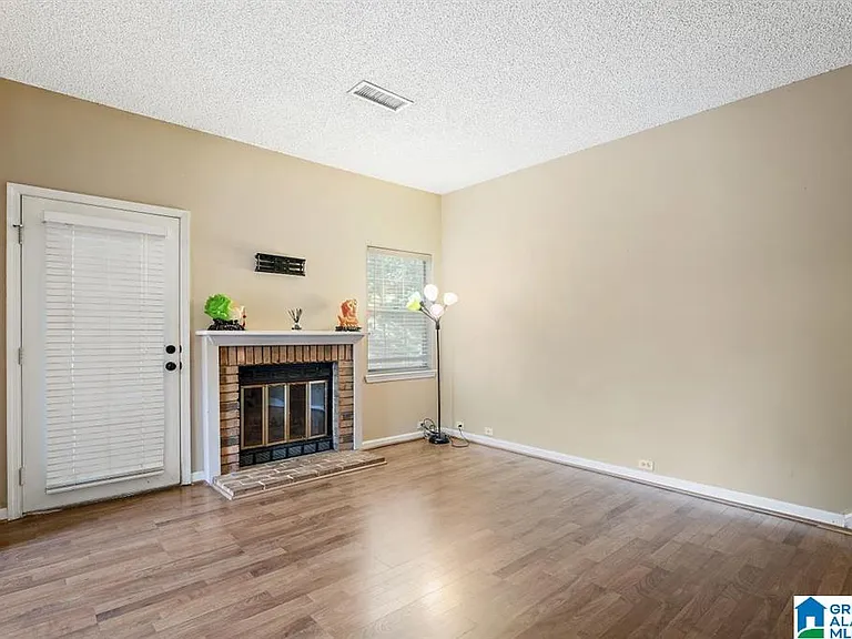 1947 Waterford Pl #1947 — Photo 14