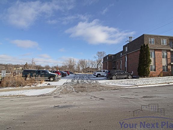 3rd image of 200 5th Ave N APT 207
