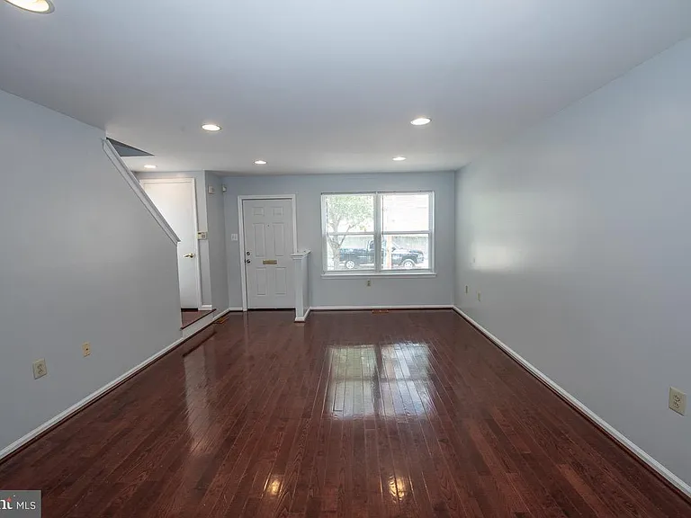1216 Ogden St — Photo 7