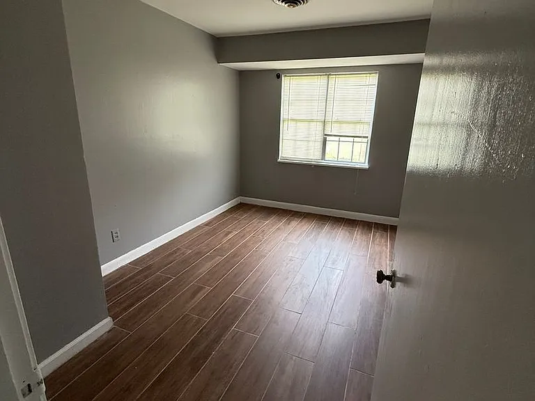 2919 Hillcrest Ave — Photo 10