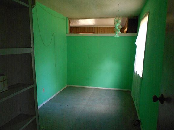 5th image of 1710 Emma St