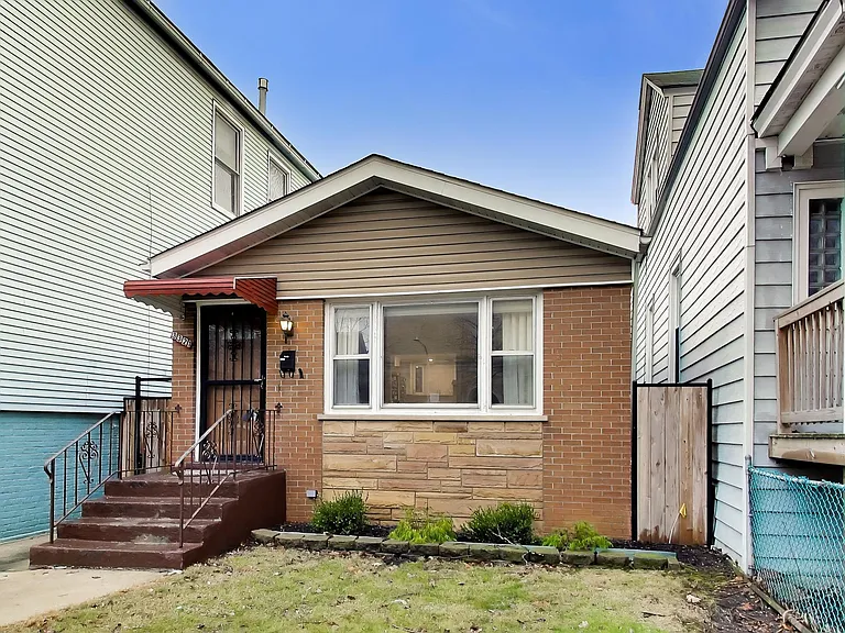 3321 N Whipple St — Photo 1
