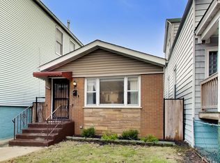 3321 N Whipple St, Chicago, IL 60618