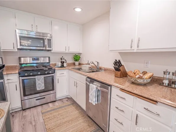 1342 E Hillcrest Dr Unit 17, Thousand Oaks, CA 91362