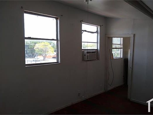 3rd image of 2401 W Cesar E Chavez Blvd #2