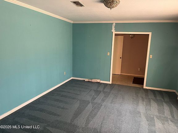 5th image of 165 Bristol Blvd