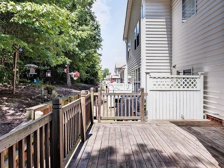 4559 Beacon Hill Dr — Photo 24