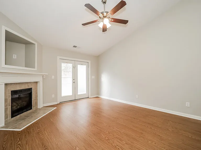8416 Somerton Cir — Photo 4
