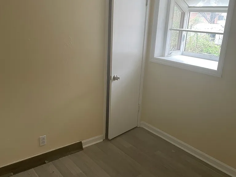 9625 Newton Dr — Photo 6