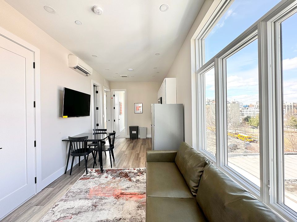 1st image of 61 Delmonico Pl #2A