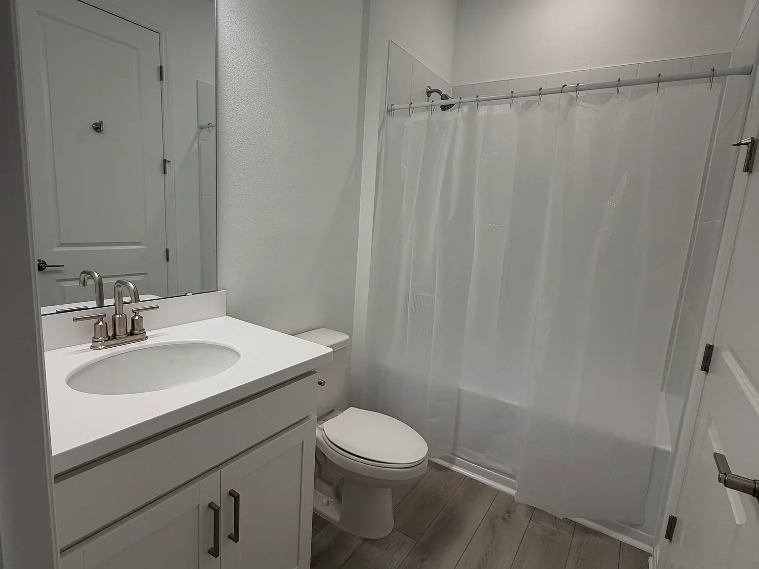1 bed, $900 — Photo 3