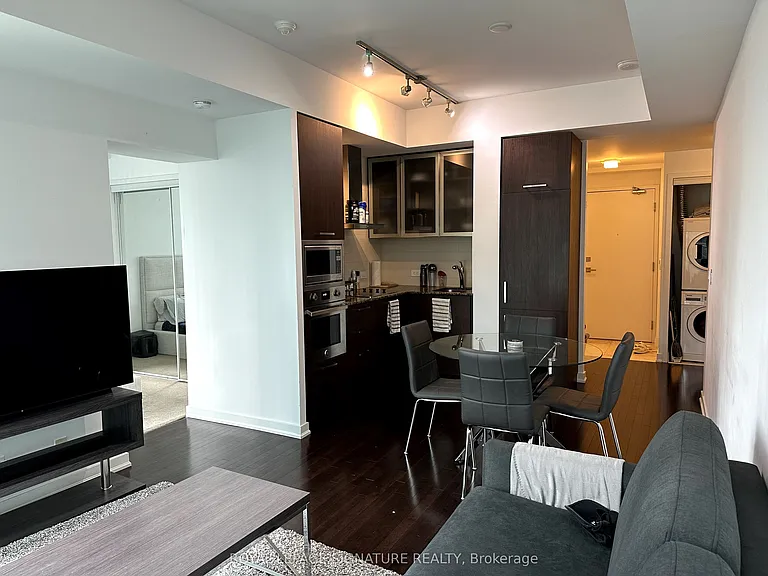 14 York St #1310 — Photo 1