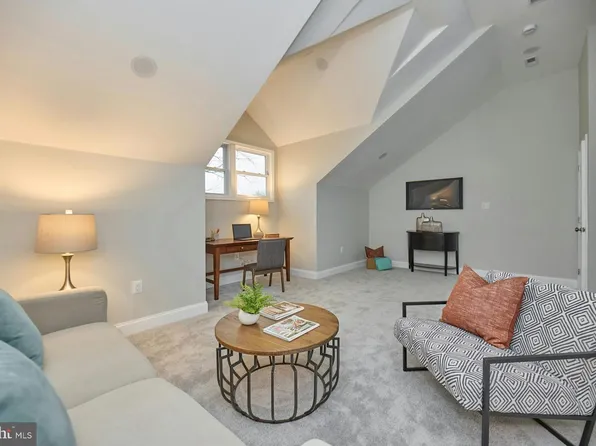 6323 Everglades Dr, Alexandria, VA 22312