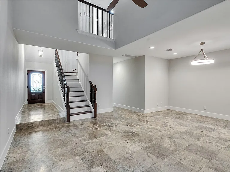 656 N Eldridge Pkwy — Photo 6