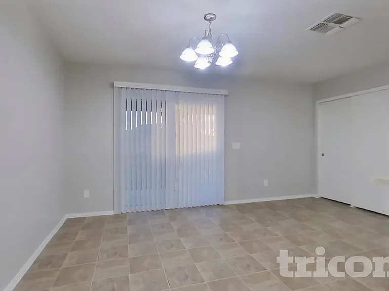 12510 W Scotts Dr — Photo 5