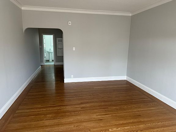 5th image of 816 Taraval St APT 301