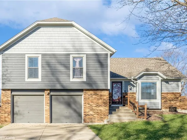 10308 W 49th Pl, Shawnee, KS 66203