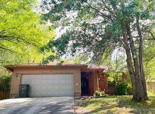 2113 W Loren Cir, Fayetteville, AR 72701