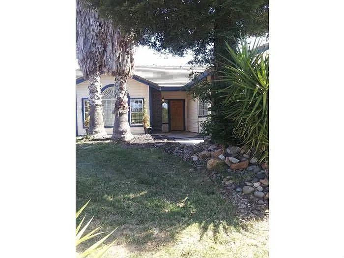1058 Marina Dr photo 1