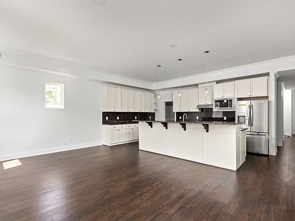 5th image of 1121 Villa Ave
