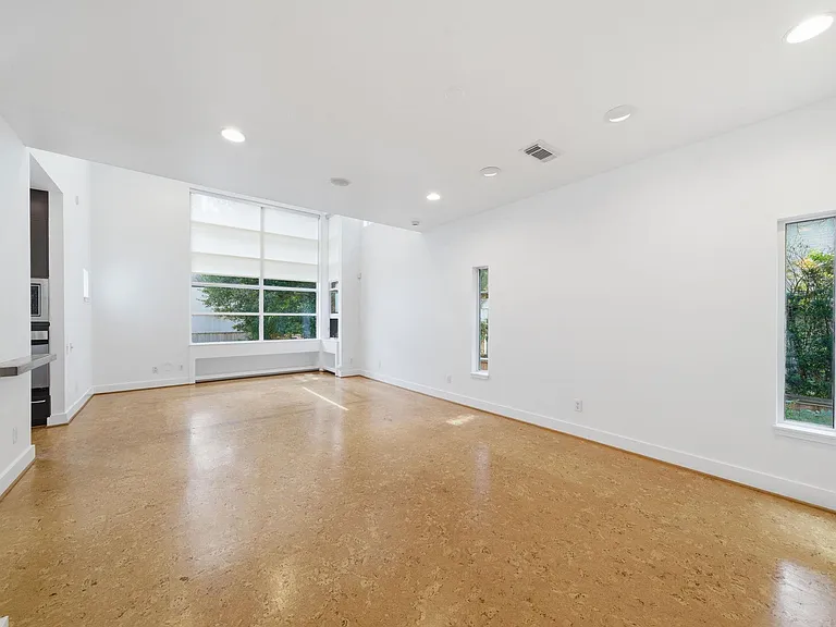 7002 Newcastle St — Photo 36