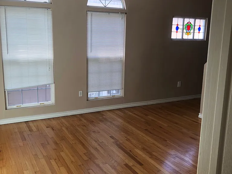 4122 Drake St — Photo 9