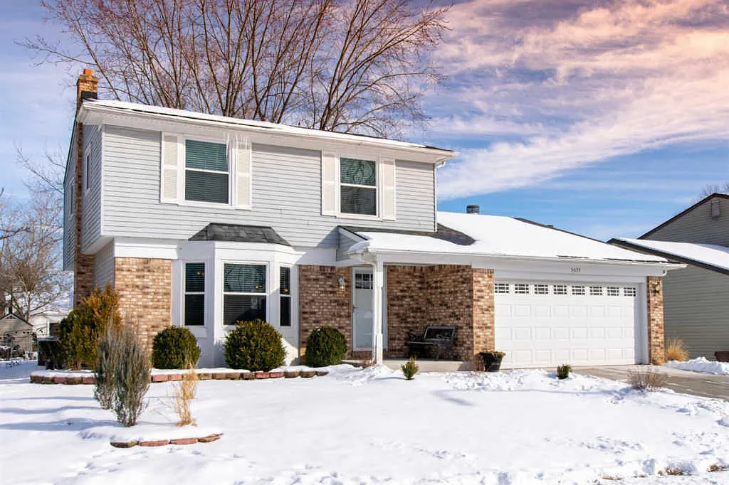 5693 Huntington Ct photo 1