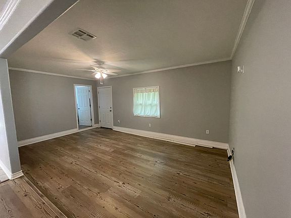 3rd image of 1211 Elizabeth St