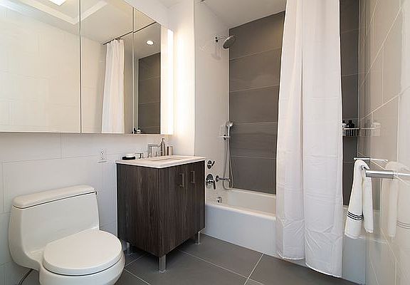 5th image of 42 W 33rd St #30FS