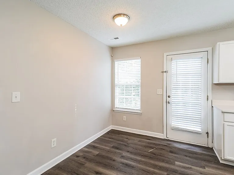 2127 Pleasant Dale Dr — Photo 7