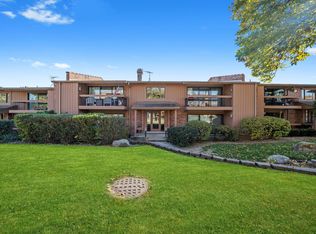 8094 Garfield Ave APT 4-3, Burr Ridge, IL 60527