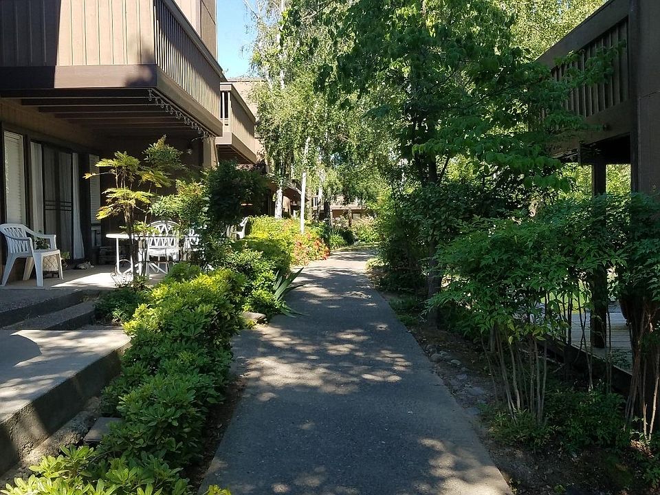 1st image of 2456 Larkspur Ln APT 334