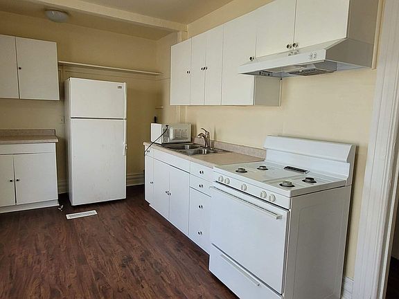 4th image of 418 Emmet St APT 3