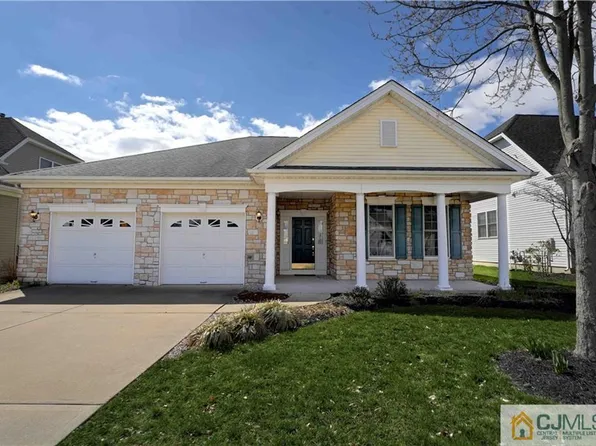 30 Warren St, Plainsboro, NJ 08536