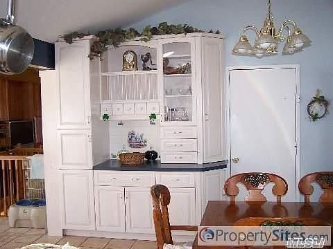 3rd image of 256 Barton Ave