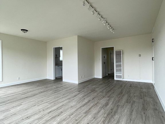5th image of 4192 Somerset Dr APT 1
