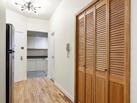5th image of 205 E 89th St APT 3C