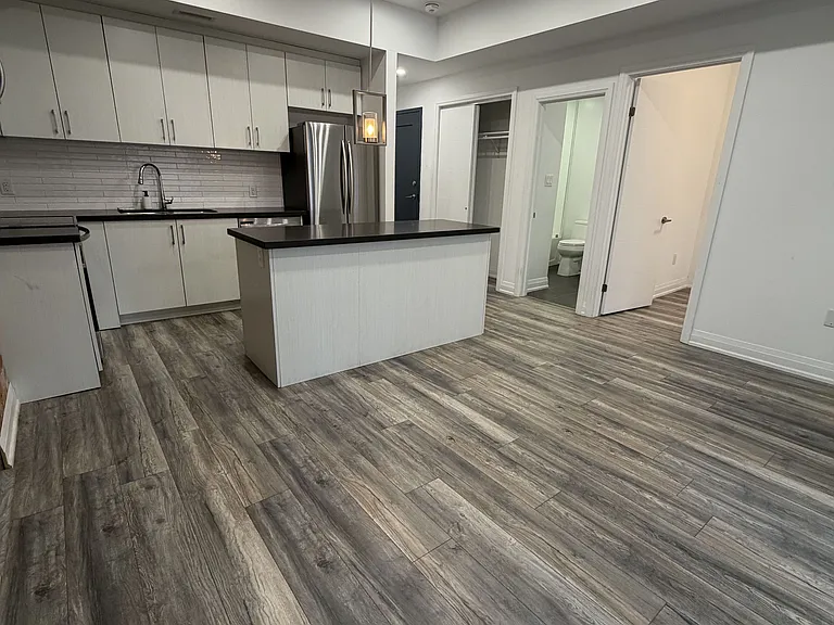 217 Jarvis St #5 — Photo 7