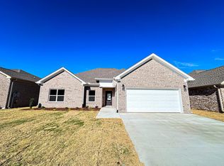 119 Harmony Dr, Tuscumbia, AL 35674